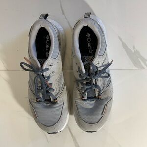 Columbia Light Gray Men’s Athletic Shoes